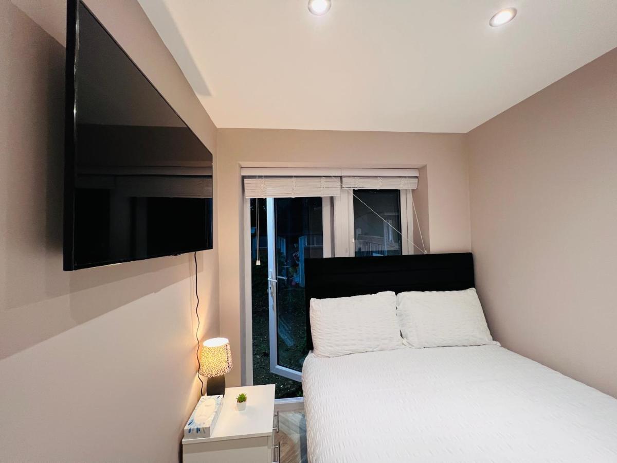 Lbt Property Ltd London Exterior photo